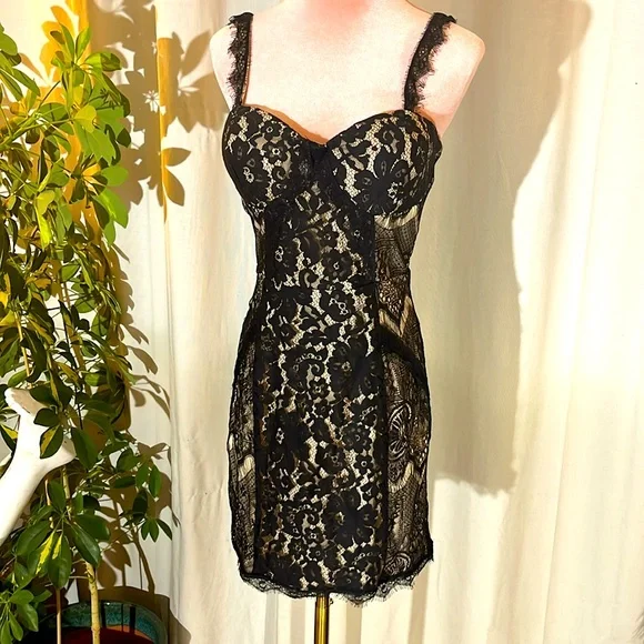chinese dress ladies Noir And Beige Lace Midi Dress main image 0